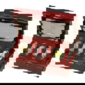 The Queen Elizabeth II Memorial 3-Coin Gold Set